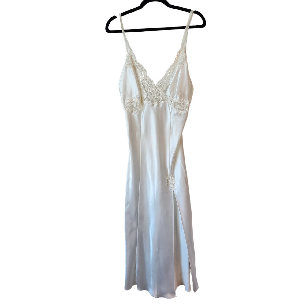 Nwt vintage Y2K Victoria's Secret Sexy Lace & Beaded Slip Maxi Dress white, med